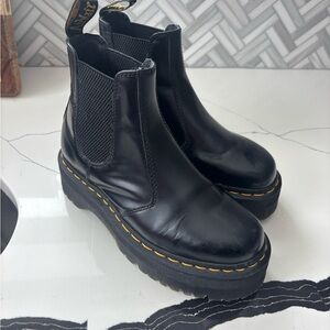 Dr. Martens 2976 platform Chelsea boot